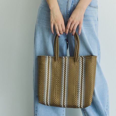 [^ԁF2314-53064]POINTTCNvXeBbNgpA҂݂ŒJɕ҂ݏグJhobOłBMTCY̐`VFCvŃmg[n`FbNƃp[vn^[^`FbN2WJłByMoon Birdi[ o[hjzɏƂ炳AÂȖRɔԓn蒹̂悤ɁuRŗVѐSl̃X^COvĂĂ܂B uFreevuLovevuHappinessvRZvgƂALVRYɓTown Resort BrandłB----------------------------------nhChïׁA኱̌̍\܂B摜̏i̓TvƂȂ܂̂Ŏۂ̏iƎdlAHATCY኱قȂꍇ܂Bql̃j^[ɂۂ̂FƑقȂꍇ܂BBe󋵂̓ɂAFقȂČꍇ܂B֘A[hFVICKY rbL[ fB[X V lJWA lR[f 2025t 2025SS t ĕ ĕ JhobO ^[^`FbN nhobO