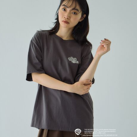 [^ԁF2307-55046]POINTf̐EςtHgvgŕ\lۂ̃OtBbNTVcłBFRONT̓|CghJĂ܂BjZbNXȂVGbgȂ̂łł̒p߂łBwIY̖@giThe Wonderful Wizard of Ozjxɂā@C}EtNE{[AW.W.fXE}GSwiłB1900N517AAJOCmCBVJS̃W[WEMEqEJpj[珉łoł܂BEɖ|ЉA1902Nɂ̓~[WJA1939Nɂ͉f悪JȂǁuAJōłDAłĂ邨Ƃbvƕ]閼łB2025NɁuIY̖@gv̑Okł~[WJfuEBLbhvJAĂђڂW߂Ă܂B----------------------------------FWF݂̂₠F ʐLkF藠nF Ȃ|PbgF Ȃ--------------------------------------------------------------------------------------------------@ƒFt40xƂA@Ŏア󂪂łBRF݂̒花悢BACFʉx160xƂăACdグłBhCN[jOFhCN[jO֎~B----------------------------------------------------------------fg 165cm pTCY M摜̏i̓TvƂȂ܂̂Ŏۂ̏iƎdlAHATCY኱قȂꍇ܂Bql̃j^[ɂۂ̂FƑقȂꍇ܂BBe󋵂̓ɂAFقȂČꍇ܂B֘A[hFVICKY rbL[ fB[X V lJWA lR[f 2025H~ 2025SS H~ H H  TVc Rbg |GXe |Cg hJ  