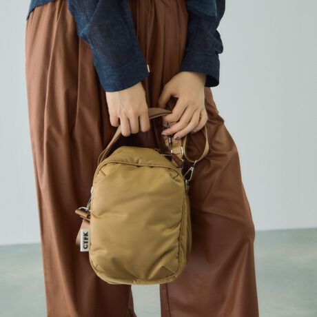 [^ԁF2308-56026]POINTA򊴂̂TengpBOXtH2WAYobOBRƂ`łA܂肠AĝTCYɂȂĂ܂BobOɂ͗TChɃ|PbgĂA̐ɂ֗ȃCi[fUCɁBO\ȃV_[tłByCONTROL FREAK / CTFKiRg[t[N/V[eB[GtP[jzCASUAL C DAILY & TRENDBx[VbNAghǂ炵JWAX^CDȑSĂ̕ɌĐSn悭AfC[ɎgACeĂuhłB----------------------------------FF LkFnF |PbgF ----------------------------------fg 165cm pTCY M摜̏i̓TvƂȂ܂̂Ŏۂ̏iƎdlAHATCY኱قȂꍇ܂Bql̃j^[ɂۂ̂FƑقȂꍇ܂BBe󋵂̓ɂAFقȂČꍇ܂B֘A[hFVICKY rbL[ fB[X V lJWA lR[f 2025H~ 2025AW H~ H H  |GXe