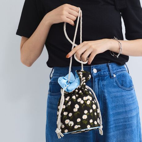 [^ԁF2314-58047]POINTS[h̓Ip[hWJ[hAubNn̓t[WJ[hAO[n͔LWJ[h̃eLX^CgpВ^̃~jobOłBn炿ƌ邱ƂŁAFANZgɁBV_[ɂ͏_炩[R[hgpĂA|ł莝łKɎgfUCłBRpNgȂg̗ǂfC[Ɋ􂷂ACełB@@@@@@@@@@@@@@@@@@@@@@@@@@@yCasselini^LZ[jzBe myself / With playfulh킢hȂA̃eCXgꂽ~bNXX^CB킽炵́B낱ƕς閈̋CɊY鏬ĂĂuhłB----------------------------------FF LkFnF |PbgF ----------------------------------fg 165cm pTCY M摜̏i̓TvƂȂ܂̂Ŏۂ̏iƎdlAHATCY኱قȂꍇ܂Bql̃j^[ɂۂ̂FƑقȂꍇ܂BBe󋵂̓ɂAFقȂČꍇ܂B֘A[hFVICKY rbL[ fB[X V lJWA lR[f 2025H~ 2025AW H~ H H  |GXe ԁEA qEEIp[h 