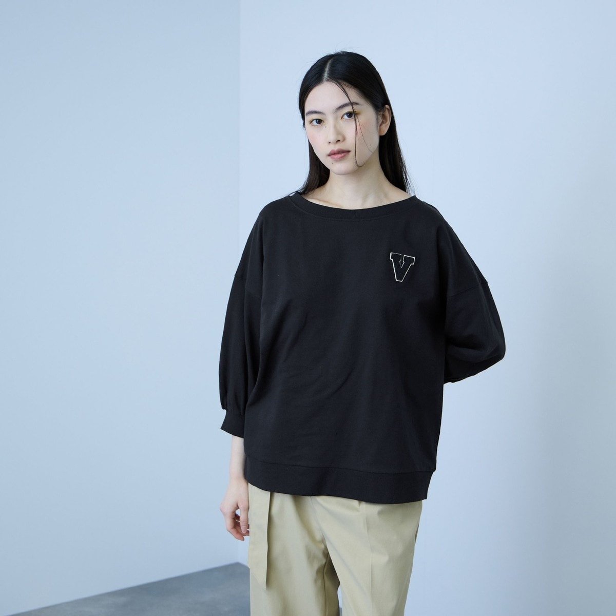 【大人の抜け感】ワッペンマルチネックスウェット