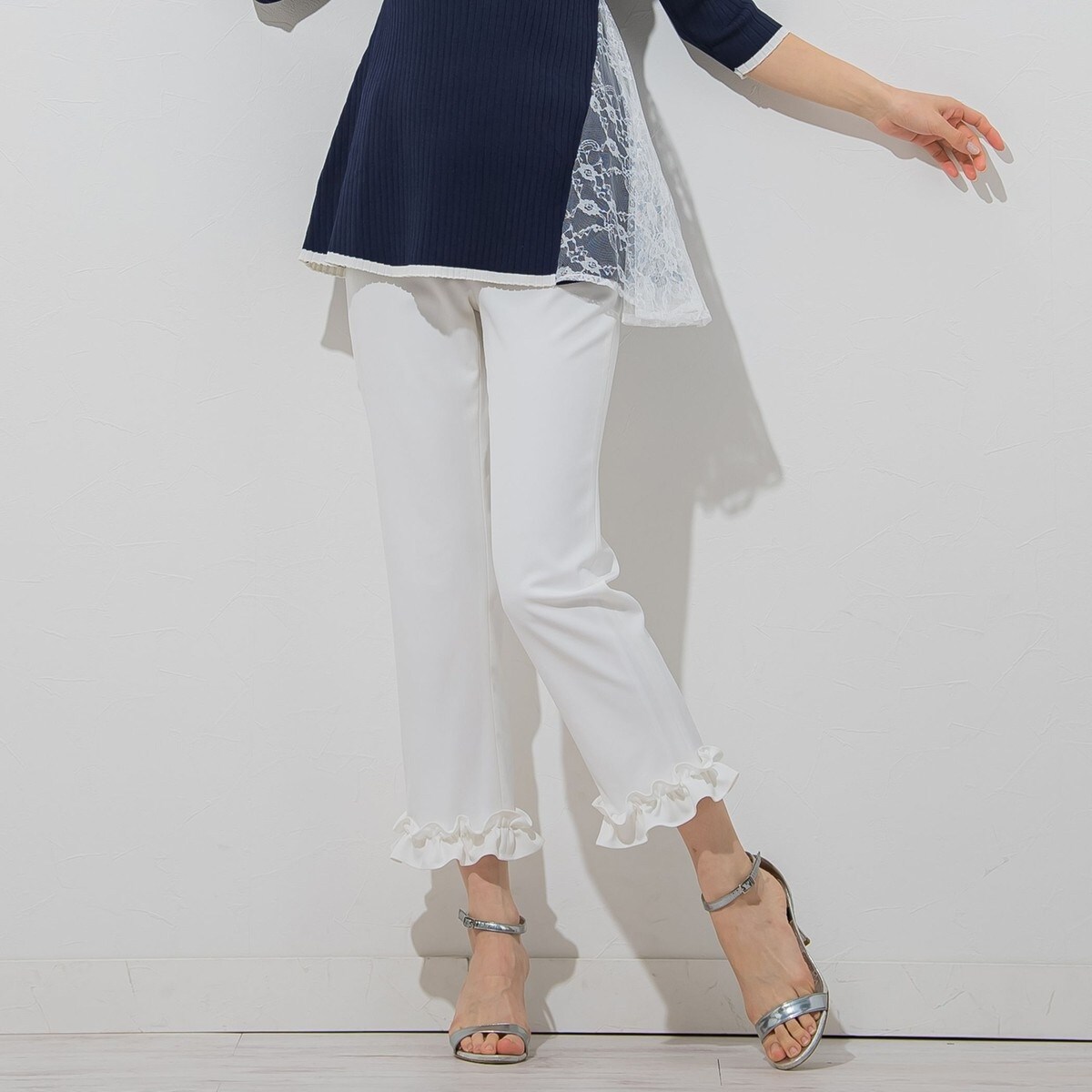 裾フリルデニムシャンブレーパンツ | クイーンズコート(QUEENS COURT