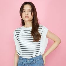 クイーンズコート(QUEENS COURT)のレーヨンニットフレンチトップス