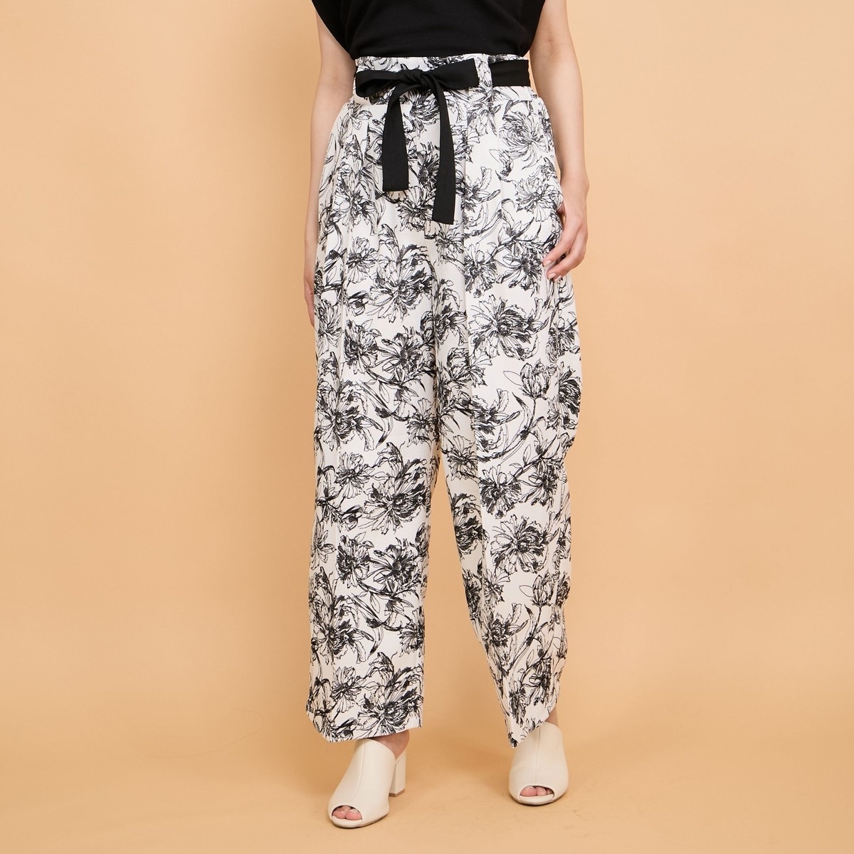 [}C]ub`[t[vgpc@Ő􂦂/NC[YR[giQUEENS COURTj AC{[