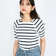 クイーンズコート(QUEENS COURT)のパール釦ボーダーリブニットトップス≪手洗い可能≫