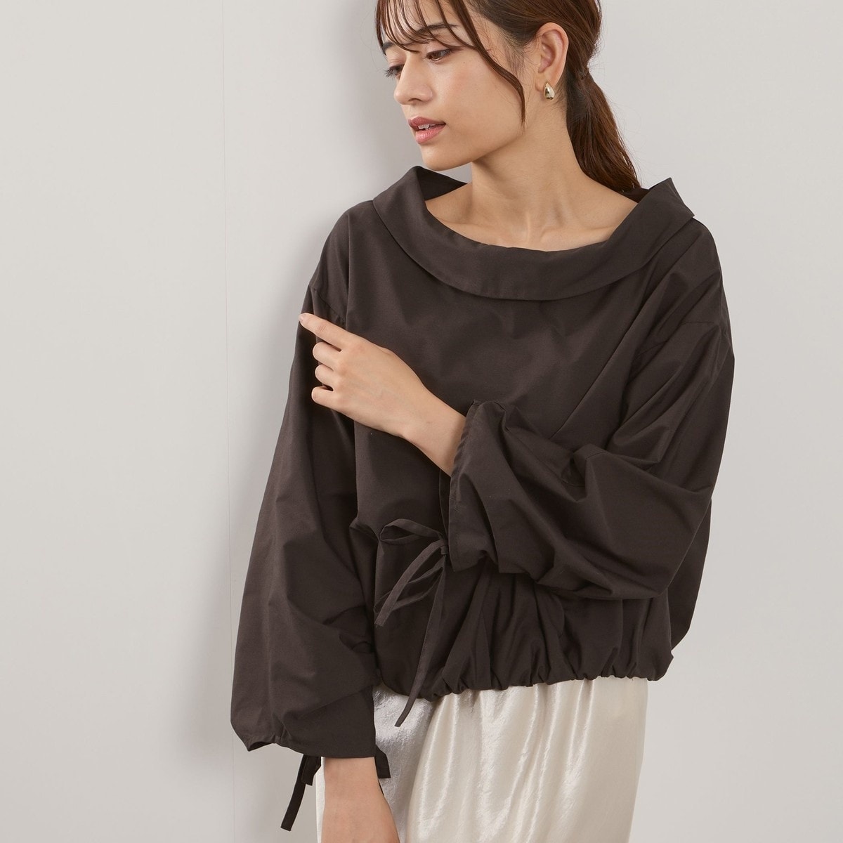 [}C]MU[X[u{[glbNuEX@Ő􂦂/NC[YR[giQUEENS COURTj uE