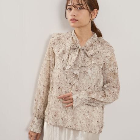 [^ԁF2213-56144]POINTVtHWJ[ȟy₩ȑfނɕ`ꂽAĜ悤ȃt[C̃{^jJiŃNVJȈۂ͂̃uEXłB@ׂȓƗ̓IȃWJ[h̎ƁA{E^CfUC؂₩o܂B񌳂ɃtF~jȃANZgA{̌ѕňۂς̂|CgłBG߂̈ڍs̑ɎȒƃA[gȃGbZXYꖇłB----------------------------------F₠F ┖LkFȂnF |PbgF Ȃ--------------------------------------------------------------------------------------------------@ƒFt40xƂA􂢂łBRFA݂̒花悢BACFʉx120xƂăACdグłBhCN[jOFΖnn܂ɂアhCN[jOłB----------------------------------------------------------------fg 165cm pTCY M摜̏i̓TvƂȂ܂̂Ŏۂ̏iƎdlAHATCY኱قȂꍇ܂Bql̃j^[ɂۂ̂FƑقȂꍇ܂BBe󋵂̓ɂAFقȂČꍇ܂B֘A[hFQUEENS COURT NC[YR[g fB[X V tF~j lR[f  2025H~ 2025AW H~ H H uEX |GXe ԁEA  {E^C