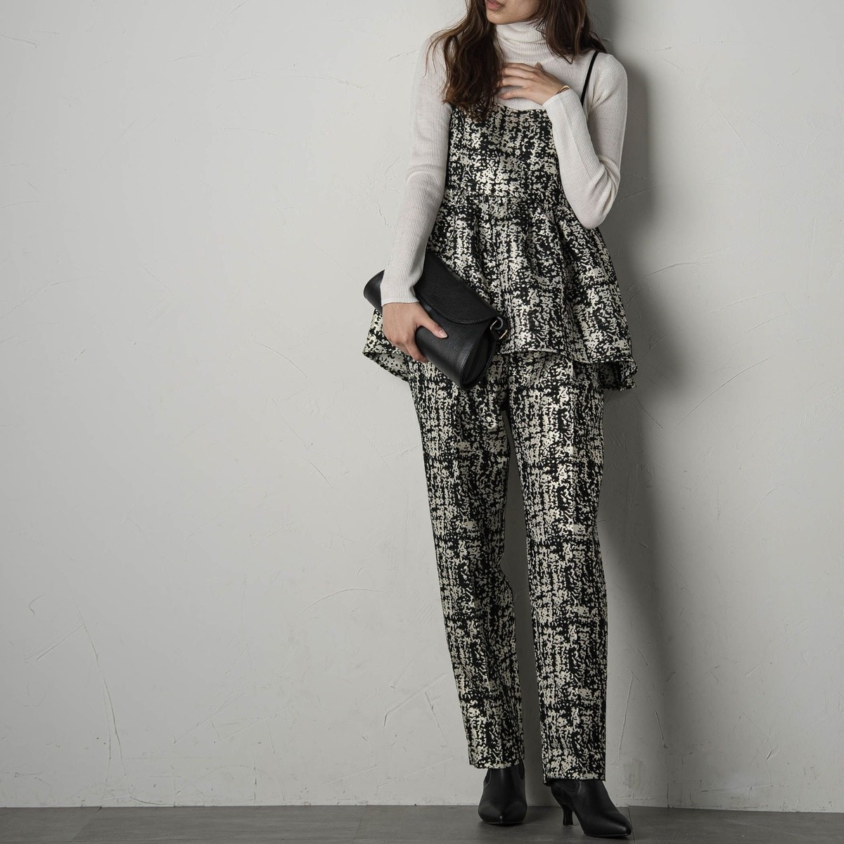 【新品】MAISON GREY メイソングレイ 総柄レース パンツ MAYSON GREY（メイソングレイ） | レディースファッション通販の