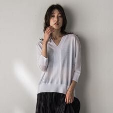 【新色追加】LEVITAシアーVネックドルマンニットプルオーバー≪手洗い可能≫ | メイソングレイ(MAYSON GREY)