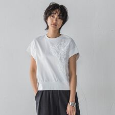 フラワーモチーフフレンチスリーブプルオーバー≪手洗い可能≫