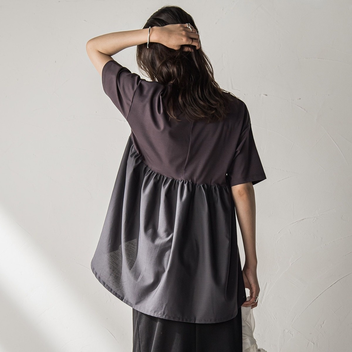MAYSON GREY / メイソングレイ 【WEB限定】前後ドッキングフレアTシャツ≪接触冷感/洗濯機で洗える≫ WEB限定】前後ドッキングフレアTシャツ≪接触冷感/洗濯機で