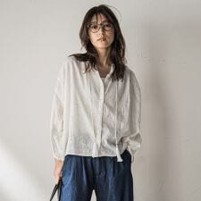 ペイズリー柄総刺繍綿ボイルギャザーブラウス≪手洗い可能≫