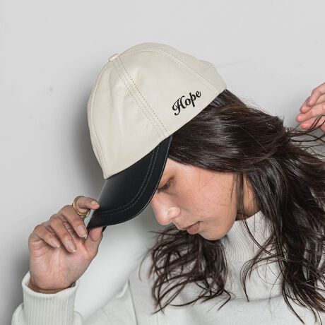 [^ԁF2102-56141]ƁAVѐSBgHOPEhhJTChɎ{AVѐS郉U[̃x[X{[LbvBTCY߂łAjZbNXfUCAv[gɂ߂łByTHE BAGMATI/U oO}eBz2010NɃX^[gAAWA̓AtBsȂǂ̎ЍHŃnhChō葱Ăt@Ng[uhuBAGMATI/oO}eBvBÂ琶̒ōグ`ĂH@҂݂̋ZpƁAghBAGMATI炵ZÂ𑱂Ă܂Bfg 166cm 170cm / pTCY M摜̏i̓TvƂȂ܂̂Ŏۂ̏iƎdlAHATCY኱قȂꍇ܂Bql̃j^[ɂۂ̂FƑقȂꍇ܂BBe󋵂̓ɂAFقȂČꍇ܂B֘A[hFMAYSON GREY C\OC fB[X V lR[f lJWA 2025H~ 2025AW H~ H H {v 