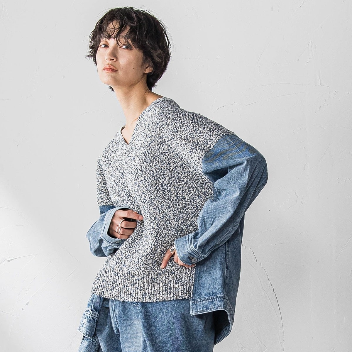 デニムドッキングVネックニットプルオーバー≪洗濯機で洗える≫