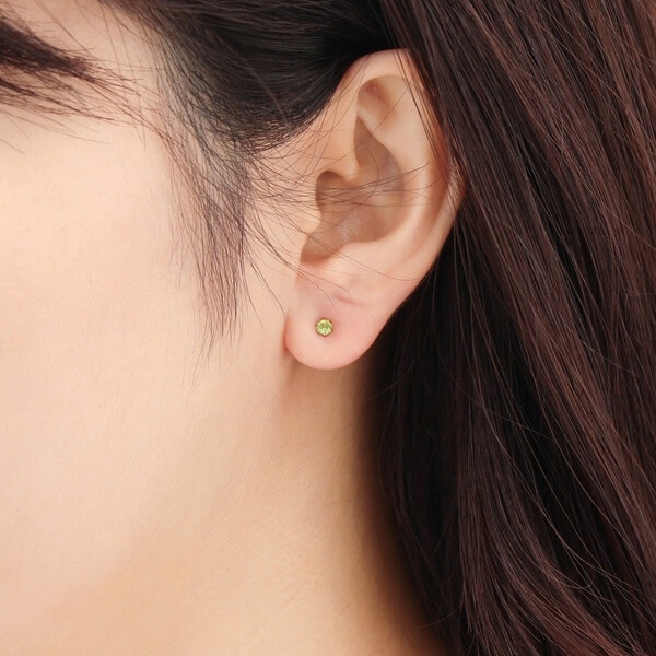 WEB限定】8月誕生石 K10 ピンクゴールド ペリドット ピアス | ブルーム ...