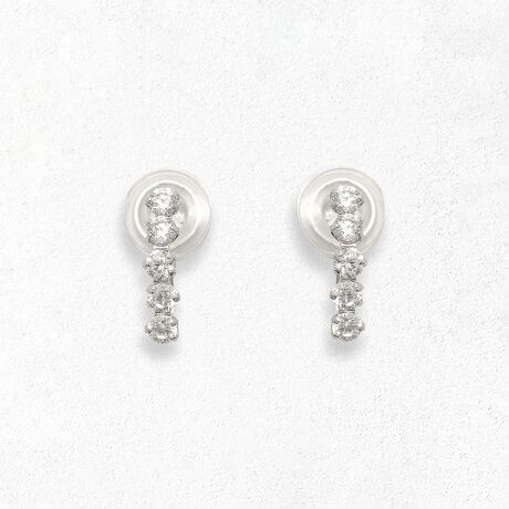 [^ԁF0281-0697-0038]yFOR EARSzzCgS[h̏iȋPɁAL[rbNWRjÃNA߂YCOBVvȂꂽfUĆAgʂȃV[܂ŕL􂵂܂By₩ȒSnƁA肰Ȃ݊BтɌ󂯂Ă߂Xg[Aɉ؂€YĂ܂BzCgS[h̃N[ȐFɂȂ݁AƕîۂŁAItBXX^CɂJWAȑɂRɃ}b`܂Bւ̂JA؂ȕւ̃Mtgɂ߂̈iłByATTENTIONzM⎇OAx̉eɂϐFώA򉻂̋ꂪ܂Bgp͏_炩ȕzŉ@ĂA˓̓Ȃꏊł̕ۊǂ肢܂B͂ƕό`̌ɂȂ܂̂ŁA舵ɂ͂ӂBiBACWB00734ƓꏤiłB