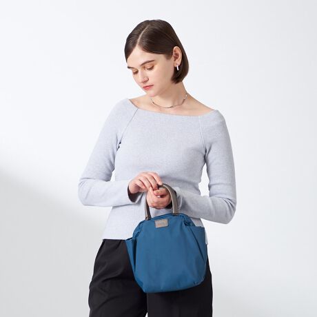 [^:20-040-01]AE^[|Pbg̎[Xy[XA2WAYȂǂ̋@\dAiCgxV[YBCfނ͍x̔G肪ǂ^t^gpĂ܂B\Ɍ̃jbg\邱ƂŌyێAKxȃnoĂ܂BFǂ}bgɎdオĂ邽߁Ax[VbNɎg₷V[YłBRpNgȃ~j{Xgɂ2WAYV_[tĂ邽߁A΂ߊ|E|Ȃǎς̂|CgBz500mlybg{gA~j|[`Ȃǂ̂oɕKvŒ̂̓̂ŁAPił̂gpł͂ȂAV[Ỹ{XgobOi20-040-04jƕpĂgACeƂȂĂ܂BOcI[v|Pbg~2,t@Xi[|Pbg~2,}Olbgt|Pbg~PcI[v|Pbg~P,t@Xi[|Pbg~1H{fނgpĂ܂ADt@Xi[ȂǂZ\܂B܂AH͉ivIȂ̂ł͂܂̂łӂBƖ̊֌WɂAۂFČꍇ܂B܂p\REX}[gtHȂǂ̊ɂA኱iƉ摜̃J[قȂꍇ܂B\߂B