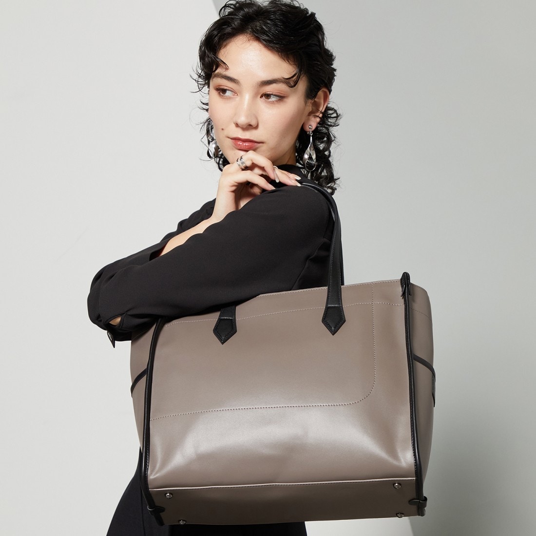 驚きの安さ リサイクルレザー イザック(Y'saccs | バインダーA4トートバッグ バッグ