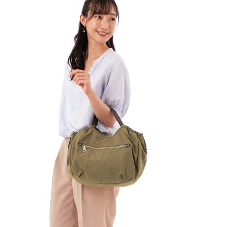 [^:YV024-02]iCɃVH{Ɠȕ\̑fނgpBX[XȐn̕\ʂɏʂ邾ŁAx[VbNȃiCƂ͈ႢƓ̑݊ĂACełBɃMU[炵ۂ݂̂tHɎdグĂ܂BO\̃V_[XgbvĂ̂ŁAg[gobOƂĂł͂ȂAV_[obOƂĂg2WAYdlBOct@Xi[|Pbg~1AI[v|Pbg~2@cI[v|Pbg~2At@Xi[|Pbg~1Ɩ̊֌WɂAۂFČꍇ܂B܂p\REX}[gtHȂǂ̊ɂA኱iƉ摜̃J[قȂꍇ܂B\߂B