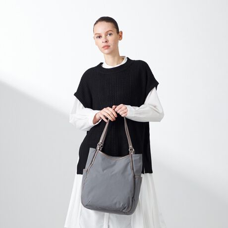 [^:20-045-03]A[JCu̕V[YBNԂƂĐlĈf݃CtX^Cɍ킹A@\TCYoXAfފς邱ƂɂAbvf[g܂Bc̃VGbgVNŁA[Xy[Xߎg₷ȂĂ܂BA4TCY傫ŁAʋ΂ʊwȂǂ̃fC[[Xɂ߂łBJ̃CEhĂÂɉ悤ȃfUCɁB|̃X^COX}[gɌoXɎdグĂ܂BCɂ̓^XgpiC^t^gpĂ܂BHł̐HɂĔ@ۂTCNiCgpĂAɂzBH{Ă邽ߋ}ȉJłSłB򊴂}Be[WCNȕŁAi`ȈۂɎdグĂ܂Bx[VbNANZgɂgx[ẂAwebJ[łBOcI[v|Pbg2,t@Xi[|Pbg~1,I[v|Pbg~2cI[v|Pbg~5,t@Xi[|Pbg~1Ɩ̊֌WɂAۂFČꍇ܂B܂p\REX}[gtHȂǂ̊ɂA኱iƉ摜̃J[قȂꍇ܂B\߂BH{fނgpĂ܂ADt@Xi[ȂǂZ\܂B܂AH͉ivIȂ̂ł͂܂̂łӂB