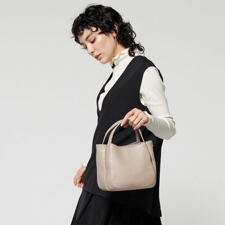 [^:40-001-03]uVvE@\Ivx[XɁAIVGbgƃoXɎdグ~jobOBߍׂł炩ȎG肪́AiFoC^AV[vgp܂B͂肵Ǝdグ邽߂ɁÃV[vɐcނ邱ƂɂAycȂAɂӂƂɁBԂŃX^CbVȌڂłA}`LA|PbĝŎ[Ƌ@\ɂACełB3w\ɂȂĂAC̕ɂ͒z~j|[`A܂ݎPȂǂAÕ|Pbgɂ̓X}[gtH⌮AnJ`AeBbVApXP[XȂǂ̏ނAƓꕪ̂ɂƂĂ֗łBוقǊۂ݂oāA炵VGbgɂȂ܂B܂AO\ȃV_[XgbvĂA2wayłgp܂BɂU[̃pCsO{ȂǁAוɂ܂łdlƂȂĂ܂BOct@Xi[|Pbg~1cI[v|Pbg~2,t@Xi[|Pbg~1Ɩ̊֌WɂAۂFČꍇ܂B܂p\REX}[gtHȂǂ̊ɂA኱iƉ摜̃J[قȂꍇ܂B\߂B̐iɂ͓VRfނgpĂ܂BGACȂǂɂߕւ̐FڂɂӂB