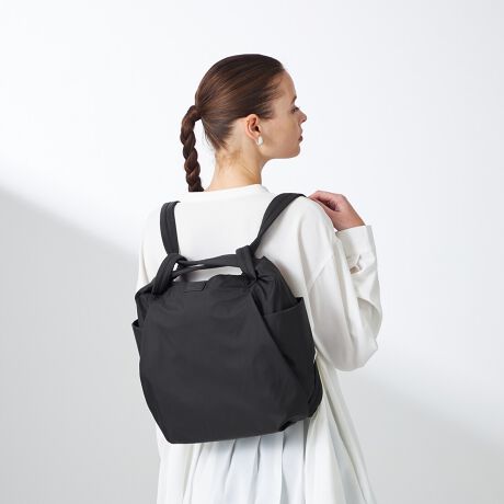 [^:20-040-05]yv]ɉāAminiTCYoIzȂוȂV[ɂ߂AgxV_[bNi20-040-03j̏߃TCYƂȂĂ܂BAE^[|Pbg̎[Xy[XA2WAYȂǂ̋@\dAiCgxV[YBCfނ͍x̔G肪ǂ^t^gpĂ܂B\Ɍ̃jbg\邱ƂŌyێAKxȃnoĂ܂BFǂ}bgɎdオĂ邽߁Ax[VbNɎg₷V[YłBTCh̃V_[XgbvEɈ邱ƂŃbNɑςBוďdȂȂǂŎςƂɈuőΉł悤ɂȂĂ܂BA4TCYɑΉĂA|PbgLxɔzĂ̂ŁAfC[ɂ͂gxV[ł􂷂ACełBV[Ỹ{XgobOi20-040-04jƂ̕pg߁BOcI[v|Pbg~2,t@Xi[|Pbg~3,}Olbgt|Pbg~P,{̓ɒt@Xi[~1cI[v|Pbg~3,t@Xi[|Pbg~1,d؂t@Xi[|Pbg~1H{fނgpĂ܂ADt@Xi[ȂǂZ\܂B܂AH͉ivIȂ̂ł͂܂̂łӂBƖ̊֌WɂAۂFČꍇ܂B܂p\REX}[gtHȂǂ̊ɂA኱iƉ摜̃J[قȂꍇ܂B\߂B