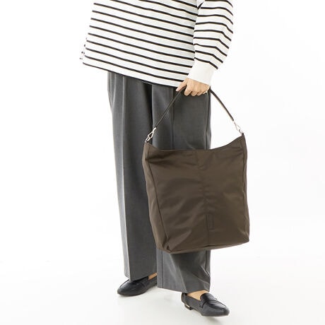 [^:20-047-02]J̃J[uCIȃV_[obOBVvłǂȃX^COɂ킹₷ACełBV[gXgbvƃOXgbv͂ꂼO\ƂȂĂAו̗ʂV[ɍ킹Ďgł܂B{̂ɂ͝H{cCiCgpBʂ̉JɂAsɂd󂵂܂ByďvȃiCnł̂ŁAfC[[Xɂ҂BA4TCYcɎ[ł邽߁Aʋ΂ʊwȂǂɂ߂łBOct@Xi[|Pbg~1cI[v|Pbg~2At@Xi[|Pbg~1H{fނgpĂ܂ADt@Xi[ȂǂZ\܂B܂AH͉ivIȂ̂ł͂܂̂łӂBƖ̊֌WɂAۂFČꍇ܂B܂p\REX}[gtHȂǂ̊ɂA኱iƉ摜̃J[قȂꍇ܂B\߂B