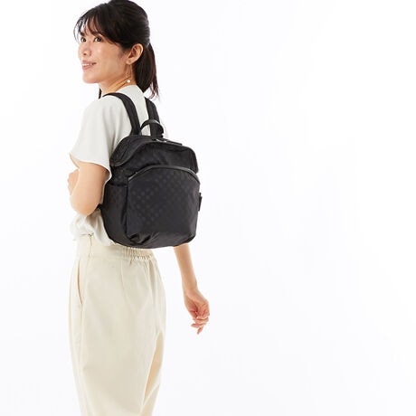 [^:10-013-03]킸D]Polka DotsV[YBC̑fނɂ͝H{hbg̃WJ[hngpĂApx̉ŕ̌ς邽߂肰Ȃ܂Btɂ̓TCNU[̗pAVbNȈۂɁBS̓IɊۂLb`[ȕ͋CłAtg̃|PbgƊJӂɑpCsOfUC̃|CgɂȂĂ܂BCJ̓_ut@Xi[ŁAgɂ܂B500mlybg{gcɎ[łAɐ܂ݎPA~j|[`ȂǂĂ܂]T郁C[́AꌩRpNgȂeʁBwɂ͑傫߂̃t@Xi[|Pbg܂̂ŁAzX}[gtHȂǂ̋Mdi̎dɕ֗łBA4TCY͎[ł܂񂪁A傫ȂbN͂ŗ󂯂ĂgxV[ɑ劈BOcI[v|Pbg~2,t@Xi[|Pbg~2,}Olbgt|Pbg~1cI[v|Pbg~2,t@Xi[|Pbg~1Ɩ̊֌WɂAۂFČꍇ܂B܂p\REX}[gtHȂǂ̊ɂA኱iƉ摜̃J[قȂꍇ܂B\߂B