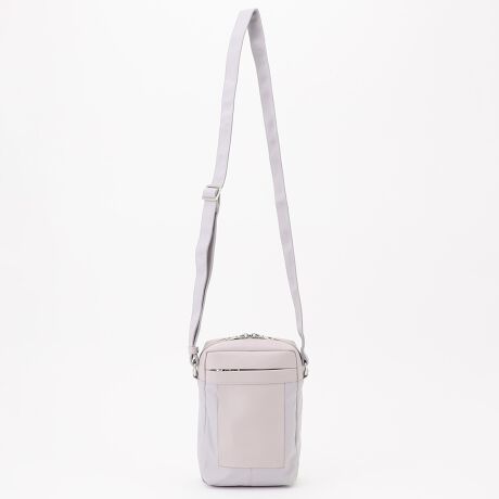 [^:YK-005-01]^ޔƂ̃R{[VBl̂蒟5fځBiCƃTCNU[gݍ킹AIȃCӎV_[obOBƂVGbgŐꂽۂłACfނɂ͝H{iCgpĂ̂ŃANeBuɎgĂ܂Bg₷ƗVѐS̃oXӎ񎩐g̐Fւ̂肪J[́A炩ȓ̉ł̂oɂ҂BÕ|PbgECJ̓t@Xi[dlł߂̂ŁAhƖʂSB500mlybg{g[\ȃTCYŁAX}[gtH₨zȂǂ̋Mdi邽ߗs̃TuobOƂĂ߂łBOct@Xi[|Pbg~2@cI[v|Pbg~1Ct@Xi[|Pbg~1H{fނgpĂ܂ADt@Xi[ȂǂZ\܂B܂AH͉ivIȂ̂ł͂܂̂łӂBƖ̊֌WɂAۂFČꍇ܂B܂p\REX}[gtHȂǂ̊ɂA኱iƉ摜̃J[قȂꍇ܂B\߂B