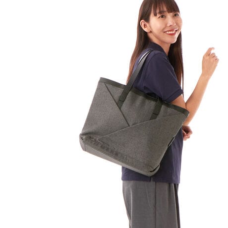 [^:50-022-02]l̃|GXegpAtĂ炵Cȕ̃g[gobOB|GXeȂ̂ŌSxɁAdʖ450gƂƂĂydオɂȂĂ܂B{fB̓uh̓uYv`[tɂ؂Ԃ܂莆̂悤ŁAVvȃfUC̒ɃCUbN炵VѐSACeB}Olbĝ|PbgAɎo̎[ɕ֗łBA4TCY[ł邽߁Aʋ΂ʊwȂǂ̉וV[ɂ߁BOc}Olbgt|Pbgij~QcI[v|Pbg~2,t@Xi[|Pbg~1Ɩ̊֌WɂAۂFČꍇ܂B܂p\REX}[gtHȂǂ̊ɂA኱iƉ摜̃J[قȂꍇ܂B\߂B11/GYwebJ[łB