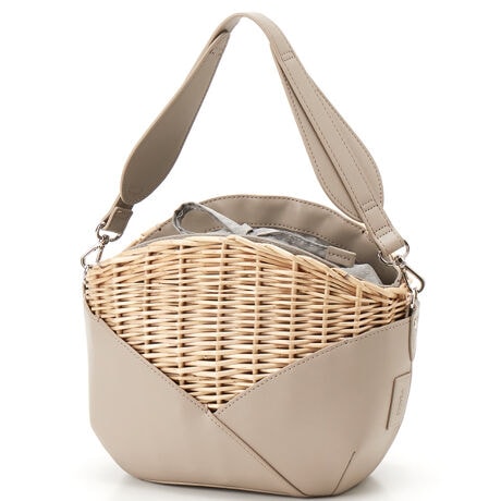 [^:50-023-02]fUĈAVRfނ̂obOBCfނ̓EBbJ[iفjgpĂ܂Bvʐϑ߂Ɏgp邱ƂŁA㎿Ńi`߂ȂC[WɎdグ܂BO\ȃV[gXgbvƃOXgbvtĂAnh΂ߊ|ȂǃV[ɉĎg邱Ƃł2WAYdlBR[fBl[gɎ邾ŋGߊACełBcI[v|Pbg~1VRfނgpƂŕ҂ݏグĂ邽߁AFETCYEdE`Ȃǂψł͂ȂA̂ɂĈقȂ܂̂łӂB@܂A̂ɂĂ͐܂EEꓙN邱Ƃ܂B|₷ߕ╨iƂ̕pɂӂBVRfނ̎RȕƂɂA݂̐FZpł́AGɂߕւ̐Fڂ~߂邱Ƃł܂Btꍇ͑₩ɊK[[Ő@ĂBƖ̊֌WɂAۂFČꍇ܂B܂p\REX}[gtHȂǂ̊ɂA኱iƉ摜̃J[قȂꍇ܂B\߂B10/BKwebJ[łB