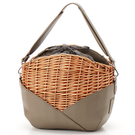 [^:50-023-02]fUĈAVRfނ̂obOBCfނ̓EBbJ[iفjgpĂ܂Bvʐϑ߂Ɏgp邱ƂŁA㎿Ńi`߂ȂC[WɎdグ܂BO\ȃV[gXgbvƃOXgbvtĂAnh΂ߊ|ȂǃV[ɉĎg邱Ƃł2WAYdlBR[fBl[gɎ邾ŋGߊACełBcI[v|Pbg~1VRfނgpƂŕ҂ݏグĂ邽߁AFETCYEdE`Ȃǂψł͂ȂA̂ɂĈقȂ܂̂łӂB@܂A̂ɂĂ͐܂EEꓙN邱Ƃ܂B|₷ߕ╨iƂ̕pɂӂBVRfނ̎RȕƂɂA݂̐FZpł́AGɂߕւ̐Fڂ~߂邱Ƃł܂Btꍇ͑₩ɊK[[Ő@ĂBƖ̊֌WɂAۂFČꍇ܂B܂p\REX}[gtHȂǂ̊ɂA኱iƉ摜̃J[قȂꍇ܂B\߂B10/BKwebJ[łB