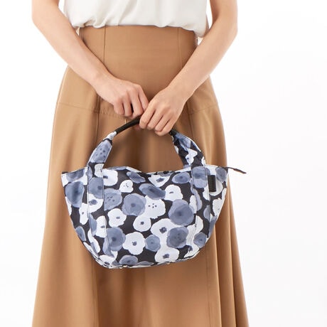 [^:10-014-01]|GXefނ4ނ̐FƂǂȃvg{V[YBC̑fނ̓nAƂdオłBTCNU[Ƃ̃RrɂȂĂe4ȂǃVvȃVGbgȂ肪ACełB|Pbgt3w\ɂȂĂA̎dɕ֗Bd270gƂƂĂyʂȂ̂ŁAfC[炨o܂ŕLV[Ŋ􂵂܂BV[Ỹ|[`iiԁF10-014-03jƃZbggp\łB؂₩Ȉۂ̃g[gobO̓v[gɂ߁BOc}Olbgt|Pbgij~QcI[v|Pbg~1,t@Xi[|Pbg~1fނ̓Ȁo͌̂ɂĈقȂ܂BƖ̊֌WɂAۂFČꍇ܂B܂p\REX}[gtHȂǂ̊ɂA኱iƉ摜̃J[قȂꍇ܂B\߂B