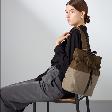 [^:20-052-04]h[XgOgpX|[eBeCXgȃV[YBĉG̗ǂ|GXegpAJWAɂȂ肷ȂdオɁB_炩dオȂ̂ŐɂAXgXȂgp܂BH{ngpĂAʂ̉J␅̉ɋfނłBubNȊO̓x[VbNȃJ[gݍ킹oCJ[fUCȂ̂ŁAR[f̃ANZgɂ҂BA4TCY[ł邽߁Aʋ΂ʊwȂǂ̃fC[[XAgxV[ɂ􂵂܂BOct@Xi[|Pbg~1,}Olbgt|Pbg~2@cI[v|Pbg~2,t@Xi[|Pbg~1H{fނgpĂ܂ADt@Xi[ȂǂZ\܂B܂AH͉ivIȂ̂ł͂܂̂łӂBƖ̊֌WɂAۂFČꍇ܂B܂p\REX}[gtHȂǂ̊ɂA኱iƉ摜̃J[قȂꍇ܂B\߂B