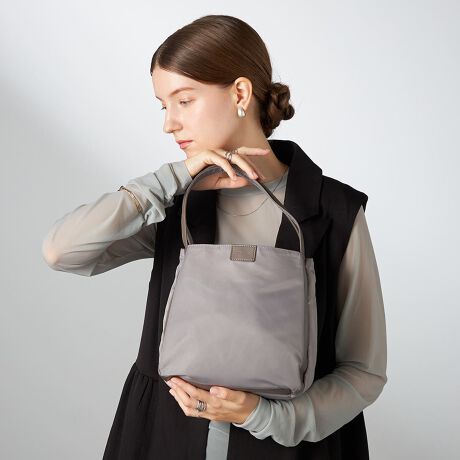 [^:20-055-02]1993Ñt@[Xgfȍ~Aj[Ad˂ČpĂuhŐlC̃V[YB́A蓖͋̕CɋߕtȂÃCtX^Cɍ킹ċ@\ƃfBe[ɂo[WAbv܂B˂Ă育D]Ăg͂̂܂܂ɁAX^CbVɂg܂BH{iCfނCɂĂ܂̂ŏʂ̉J≘ɋAyďvȃACełBVvŎgSn̗ǂAԓIɂȂg܂BOct@Xi[|Pbg~1,}Olbgt|Pbgij~2cI[v|Pbg~3,t@Xi[|Pbg~1Ɩ̊֌WɂAۂFČꍇ܂B܂p\REX}[gtHȂǂ̊ɂA኱iƉ摜̃J[قȂꍇ܂B\߂B