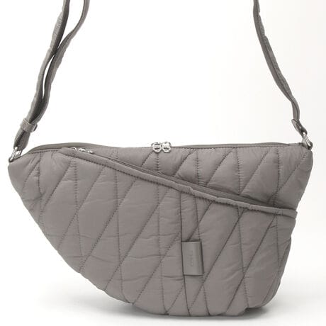 [^:50-025-01]oCAXɎ{Lg̃fUCAV[vȈۂ̃fC[obOB̃iC^t^{{fBOHŔɌydオĂAXgXȂg܂B΂߂ɔzꂽt@Xi[J₷@\IłBsNWEBJ[łOct@Xi[|Pbg~2cI[v|Pbg~1,t@Xi[|Pbg~1H{fނgpĂ܂ADt@Xi[ȂǂZ\܂B܂AH͉ivIȂ̂ł͂܂̂łӂBƖ̊֌WɂAۂFČꍇ܂B܂p\REX}[gtHȂǂ̊ɂA኱iƉ摜̃J[قȂꍇ܂B\߂B