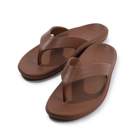 [^ԁFM0153ESH101]yXr[`܂ŁBV[XɒpłnCubhȃr[`T_znC̍iT_uhuISLAND SLIPPERiAChXbpjv|ApEVAfރT_BISLAND SLIPPEȐےƂ㎿ȃU[gpr[`T_AyʂőϋvɗDꂽEVAfނɃAbvf[gBVbN̂fUC𓥏PȂ@\ɗDꂽT_́AXr[`܂ŃV[Xɍsł܂ByfUC/fށzuhےԐlC̃fAu202v̈ӏ𒉎ɍČBiEVAfނgp邱ƂŁÃNbVƁAGĂɊAϋvBuhDNAłfUC𑹂ȂƂȂAfނ̋@\őɈo܂BîJ[OA▭ȃfUCoXɂOς̔Ƌ@\˔T_́A^E[X͂AɌyʂŎ^тɂ֗Bs␅ӂւ̃W[ȂǕLV[ɑΉ܂ByVGbgzȂ悢݂̃\[ɉA⑾߂̕@VvŐꂽVGbgB̂gÕfUĆAV[gpcfjAlpcȂǁAlXȃX^Cɍ킹₷AẴR[fBl[giグ܂ByfBe[zEVA̗p邱ƂŁAQ̃NbVƑɗDtBbg_炩ȗSnBɌyfނŁA̕Sy܂BnC̐ElZpƌ̋@\ZAVX^_[hT_łByISLAND SLIPPER/AChXbpz1946NAnCֈڏZ{lł{i둠(giK^L]E)nƂISLAND SLIPPER (AChXbp)B{̑()^ɂ][gT_𐶂ݏoAfUC琻܂łׂ̂ĂnCōshChECEnCh̃uhƂāAɂ킽萢Eeōx󂯂Ă܂ByTCYz2:[J[\L US9 (27cm)3:[J[\L US10 (28cm)y[J[iԁz202EVAƖẺAPCX}[gtHȂǂ̊ɂAiƉ摜̃J[̌قȂꍇ܂B摜̓Tv̂߁AFTCY̎dlύXɂȂꍇ܂BTCY͕ЋK̍̐ɂċLڂĂ܂A኱̌̍ꍇ܂B