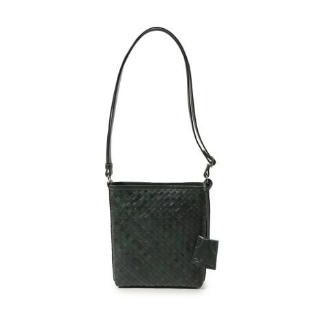 [^ԁFM0153EBG107]yU[̏㎿ƐElZۗAfC[[Xɂ҂̃V_[obOzSEEKERiV[J[jʒU[V_[obOBn̐ElJɕ҂ݍ񂾃bVU[iŗ͋Co܂BgނƂɐ[܂v̕\ƁAigɓKTCYƋ@\͂̃ACełByfUC/fށzȂ₩ƓKxȃn˔ṽbVU[ґɎgpBו܂ł҂ݍ݂̋ZpAv̔ƎdȂł͂̂ʂۗĂ܂BoNωɂ閡킢y݂ȂApł㎿ȑfނłByVGbgzוƂ܂Ƃ߂閳ʂ̂ȂctHBzX}[gtHAȂǂ̋Mdi܂邿傤ǂ悢TCYŁArWlXvCx[g܂ŕL􂵂܂ByfBe[z\ȃV_[XgbvtA|E΂ߊ|2WAYdlɑΉB@\Iȓ|PbgtŁAg₷ɂ܂BV_[ɂ̓L[NVFbgtŁAANZT[̂悤Ƀ|CgɂȂ邾łȂAۂɌt邱Ƃ\łBySEEKER (V[J[)zSEEKEŔA㎿ȑfނƐꂽfUCŁAl̃CtX^Cʂ郌U[uhłBuhɂ́gTҁhƂӖ߂ĂA炵X^Cǋ錻̒jɌACeĂĂ܂B`IȃNtg}Vbv󂯌pȂA_ȊꂽfUCBobOv𒆐SɁAVvŋ@\IȃACeWJĂ܂B{ɂAgقǂɖ킢[ȂfނoNωy߂̂͂̂ЂƂłBSEEKEŔAt@bVɕqȕrWlXV[Ŋ􂷂܂ŁA̎xW߂uhƂĐi𑱂Ă܂ByMENfS BIGIb50NLORNVz2025NHAYrM̓uhn50NƂ傫Ȑߖڂ}܂B̋LOׂRNṼe[}́uNEW CLASSICij[NVbNjvBuh̋OՂUԂȂA̎ɂӂ킵gVȃNVbNhA炽߂Č`Â܂B50N̐ߖڂɂӂ킵XyVvWFNgƂāAO̓`uhƂ̍؂ȃR{[VWJBꂼ̃uh|ĂjwɁAYrMȂł͂̎_Ɖ߂ʂȃACe͂܂BgߋɊwсA𑨂AւƌqhB50Nɂ킽ςݏd˂ĂƋZpwiɁAVȃX^_[hĂ2025NH~RNVƂȂĂ܂BƖẺAPCX}[gtHȂǂ̊ɂAiƉ摜̃J[̌قȂꍇ܂B摜̓Tv̂߁AFTCY̎dlύXɂȂꍇ܂BTCY͕ЋK̍̐ɂċLڂĂ܂A኱̌̍ꍇ܂B