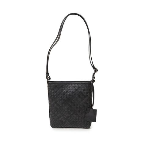 [^ԁFM0153EBG107]yU[̏㎿ƐElZۗAfC[[Xɂ҂̃V_[obOzSEEKERiV[J[jʒU[V_[obOBn̐ElJɕ҂ݍ񂾃bVU[iŗ͋Co܂BgނƂɐ[܂v̕\ƁAigɓKTCYƋ@\͂̃ACełByfUC/fށzȂ₩ƓKxȃn˔ṽbVU[ґɎgpBו܂ł҂ݍ݂̋ZpAv̔ƎdȂł͂̂ʂۗĂ܂BoNωɂ閡킢y݂ȂApł㎿ȑfނłByVGbgzוƂ܂Ƃ߂閳ʂ̂ȂctHBzX}[gtHAȂǂ̋Mdi܂邿傤ǂ悢TCYŁArWlXvCx[g܂ŕL􂵂܂ByfBe[z\ȃV_[XgbvtA|E΂ߊ|2WAYdlɑΉB@\Iȓ|PbgtŁAg₷ɂ܂BV_[ɂ̓L[NVFbgtŁAANZT[̂悤Ƀ|CgɂȂ邾łȂAۂɌt邱Ƃ\łBySEEKER (V[J[)zSEEKEŔA㎿ȑfނƐꂽfUCŁAl̃CtX^Cʂ郌U[uhłBuhɂ́gTҁhƂӖ߂ĂA炵X^Cǋ錻̒jɌACeĂĂ܂B`IȃNtg}Vbv󂯌pȂA_ȊꂽfUCBobOv𒆐SɁAVvŋ@\IȃACeWJĂ܂B{ɂAgقǂɖ킢[ȂfނoNωy߂̂͂̂ЂƂłBSEEKEŔAt@bVɕqȕrWlXV[Ŋ􂷂܂ŁA̎xW߂uhƂĐi𑱂Ă܂ByMENfS BIGIb50NLORNVz2025NHAYrM̓uhn50NƂ傫Ȑߖڂ}܂B̋LOׂRNṼe[}́uNEW CLASSICij[NVbNjvBuh̋OՂUԂȂA̎ɂӂ킵gVȃNVbNhA炽߂Č`Â܂B50N̐ߖڂɂӂ킵XyVvWFNgƂāAO̓`uhƂ̍؂ȃR{[VWJBꂼ̃uh|ĂjwɁAYrMȂł͂̎_Ɖ߂ʂȃACe͂܂BgߋɊwсA𑨂AւƌqhB50Nɂ킽ςݏd˂ĂƋZpwiɁAVȃX^_[hĂ2025NH~RNVƂȂĂ܂BƖẺAPCX}[gtHȂǂ̊ɂAiƉ摜̃J[̌قȂꍇ܂B摜̓Tv̂߁AFTCY̎dlύXɂȂꍇ܂BTCY͕ЋK̍̐ɂċLڂĂ܂A኱̌̍ꍇ܂B