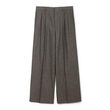 [^ԁFM0154FP601]yfwRhSx璅z𓾂A𒴂郂_Ȉꒅz`Iȉf̃pcAuhnƎ҂łervIɍč\z܂B㎿ȈmBŐDグ璹iqE[́AO[ƃx[W̎~bNXꂽŝ长ƁA\tgȕ́B70N̔͂AɓރX}[g˔Ă܂ByfUCƑfށz70fs̋C͂̂܂܂ɁA{̖ѐDYnAmBŐDグ㎿E[̐璹iqgpĂ܂BO[ƃx[W̎~bNXꂽŝ长ƁA\tgȕIȈꒅłByVGbgz[߂2^bNłƂChpcŁA70N̔͂ƌIȃX}[g𗼗BbNXAꂽۂ^܂ByfBe[zTXy_[{^ĂANVbNȒȂy݂܂BPipcƂĂ͂̎AZbgAbvŒp΃rWlXV[ɂΉꒅłBer viEjbNGCeBufBN^[1939NAs܂Bw@pȁAMqAJf~[𑲋ƌA1964N璍̐X^[gBCOo1970NɃt@bVuhqBIGIirMjrA1975NɁqMEN'S BIGIiYrMjrݗB1978Nɂ̓pɁqMEN'S BIGI [bprݗăpŃRNV𔭕\B̌A1984NɃ[hֈڐЂq^PILN`r𗧂グBꎞuh𗣂邪A2012NɃNGCeBufBN^[ɕAB2016N̓~[WVEzܓБׂ̃cA[ߑSB݂q^PILN`r̃NGCeBufBN^[ƂĐ͓IɊĂBInstagramb@ktakeof:g:186cm oXg:80cm EGXg:71cm qbv:89cm pTCY:03(L)ƖẺAPCX}[gtHȂǂ̊ɂAiƉ摜̃J[̌قȂꍇ܂B摜̓Tv̂߁AFTCY̎dlύXɂȂꍇ܂BTCY͕ЋK̍̐ɂċLڂĂ܂A኱̌̍ꍇ܂B