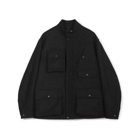 [^ԁFM0154FJM603]yNVbNƌ㐫nXcC[hu]z1981-82NH~RNṼXsbgAnƎҁEervĉ߂ʂȃu]łBp̓`nunXcC[hvɃJ[lbvfʂȐngpA݂Əd̂㎿ȎG肪́BbNXtBbg̃VGbgƑ|PbgfUCA[NX^C畝LV[Ŋ􂵂܂ByfUCƑfށzpւ`nunXcC[hv̒łANVbNȕ\ɃJ[lbvfʂȐngpBnXcC[hȂł݂͂̉Əd̂㎿ȎG肪ÃX^COɂRɓޑ݊܂BfރxXgApcƂ̃ZbgAbvp߂łBfރxXg<u></u>fރpc<u></u>yVGbgz[NEFAv킹Ƃ̂郊bNXtBbg̃VGbǵAꖇŒpĂ݊̂ۂ^܂B͂Ⓑ߂̐݌vɁBYrM̉ߋƌ݁AĖȂےIȈꒅłByfBe[z⍘Aɂ͌v7̋@\Iȑ|PbgfUC̃ANZgłBp˔AWWbvƃU[̈ʂȌڂ̓Bnɂ̓Be[W̃RbgAɂ̗͊ǂ|GXegpĂASn̗ǂ͂łB[NX^C̘g𒴂ĕLV[Ŋ􂵂܂ByZbgAbvzfރxXg<u></u>fރpc<u></u>er viEjbNGCeBufBN^[1939NAs܂Bw@pȁAMqAJf~[𑲋ƌA1964N璍̐X^[gBCOo1970NɃt@bVuhqBIGIirMjrA1975NɁqMEN'S BIGIiYrMjrݗB1978Nɂ̓pɁqMEN'S BIGI [bprݗăpŃRNV𔭕\B̌A1984NɃ[hֈڐЂq^PILN`r𗧂グBꎞuh𗣂邪A2012NɃNGCeBufBN^[ɕAB2016N̓~[WVEzܓБׂ̃cA[ߑSB݂q^PILN`r̃NGCeBufBN^[ƂĐ͓IɊĂBInstagramb@ktakeof:g:186cm oXg:80cm EGXg:71cm qbv:89cm pTCY:03(L)ƖẺAPCX}[gtHȂǂ̊ɂAiƉ摜̃J[̌قȂꍇ܂B摜̓Tv̂߁AFTCY̎dlύXɂȂꍇ܂BTCY͕ЋK̍̐ɂċLڂĂ܂A኱̌̍ꍇ܂B