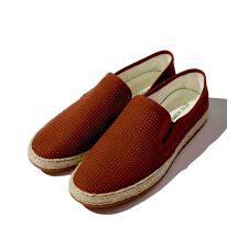 通気性抜群なパンチングシューズ