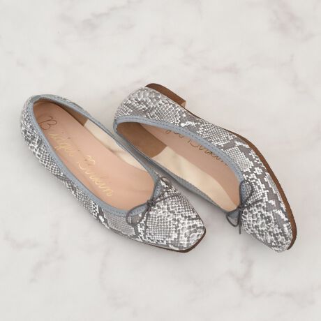 25N81AiύXv܂B[^:551532]XNGAgDꂢɌĂoGV[YB_炩A肪ǂ̂ŉKɗĂ܂B̂fނŁAĩR[fBl[gNAbvĂ܂B׃{肰ȂANZgɂȂĂ܂BǂȃV[łg₷A\ACełByBridget Birkin^uWbgo[LzCȂfUC̒Ɂh̉炵hւ̎v߂uuWbgo[LvBוɂ܂ł΂߂ꂽXC[gȃfBe[AG^[iȉASeޑʂȕ\o܂BYߒɐLYꍇ܂B܂fނ̓A኱̐FACꂪꍇ܂A͑fނ̓ƂȂ܂B\߂BAɑjꍇ܂BBě̓ɂFČꍇ܂ B܂Aql̂gPCj^[X}[gtHʂȂǂ̊ɂFۂ̏iƈČꍇ܂BTCYZ(\L)͂܂ŖڈƂȂ܂d:99g