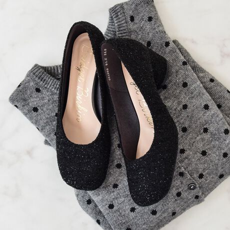 [^:551050]Iu[NgD̊ۂ݂VGbgl킢q[AbvpvXB߃q[ň芴΂B{̌`ɋ߂Iu[NgD́AŜŃoX悭̏dx邱ƂłAɂ̂Bŵт̂сAтɐSn悳L闚SnłB~͍RۏL@\tIyBridget Birkin^uWbgo[LzCȂfUC̒Ɂh̉炵hւ̎v߂uuWbgo[LvBוɂ܂ł΂߂ꂽXC[gȃfBe[AG^[iȉASeޑʂȕ\o܂BATTENTIONEYߒɐ鑽̃LYVꍇ܂B܂fނ̓A኱̐FCꂪꍇ܂Apɂ͖育܂BEAɑjꍇ܂iɉe͂܂BEBě̓ɂFČꍇ܂ B܂Aql̂gPCj^[X}[gtHʂȂǂ̊ɂFۂ̏iƈČꍇ܂BETCYZ(\L)͂܂ŖڈƂȂ܂B̌`ɂKTCY̌l܂Bd:208g