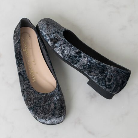 [^:551551]Iu[NgD̊ۂ݂VGbgl킢oGV[YB{̌`ɋ߂Iu[NgD́AŜŃoX悭̏dx邱ƂłAɂ̂Bŵт̂сAтɐSn悳L闚SnłBR[fBl[gɍ킹₷g[ŁAfC[Ɏg₷ACełB~͍RۏL@\tIyBridget Birkin^uWbgo[LzCȂfUC̒Ɂh̉炵hւ̎v߂uuWbgo[LvBוɂ܂ł΂߂ꂽXC[gȃfBe[AG^[iȉASeޑʂȕ\o܂BATTENTIONEYߒɐ鑽̃LYVꍇ܂B܂fނ̓A኱̐FCꂪꍇ܂Apɂ͖育܂BEAɑjꍇ܂iɉe͂܂BEBě̓ɂFČꍇ܂ B܂Aql̂gPCj^[X}[gtHʂȂǂ̊ɂFۂ̏iƈČꍇ܂BETCYZ(\L)͂܂ŖڈƂȂ܂B̌`ɂKTCY̌l܂Bd:158g