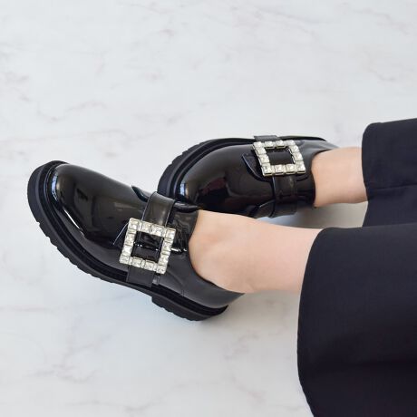 [^:551650]Oɂ傫ȃrW[obN؂₩ȃ[t@[BH~̃R[fBl[gNAbvĂACełBb[fUCőlۂiȈۂɎdグ܂B\bNX킹IXXBAbp[ɝH{A}ȈVɂΉ\łByʂŃNbVɗDꂽEVAfނƑϖՁAObv͂ɗDꂽo[fނgݍ킹h[h\[̗pĂ܂B\[̃o[ɂ͒ቷ̊ōdXpCNIȌʂ𔭊ꃉo[iΐFjzAXł̃Obv͂߂Ă܂BH͉ivIȂ̂ł͂܂BDړA@̌Ԃ芮Shł͂ȂׁA܂߂ɖhXv[邱Ƃ߂܂ByBridget Birkin^uWbgo[LzCȂfUC̒Ɂh̉炵hւ̎v߂uuWbgo[LvBוɂ܂ł΂߂ꂽXC[gȃfBe[AG^[iȉASeޑʂȕ\o܂BATTENTIONEYߒɐ鑽̃LYVꍇ܂B܂fނ̓A኱̐FCꂪꍇ܂Apɂ͖育܂BEAɑjꍇ܂iɉe͂܂BEBě̓ɂFČꍇ܂ B܂Aql̂gPCj^[X}[gtHʂȂǂ̊ɂFۂ̏iƈČꍇ܂BETCYZ(\L)͂܂ŖڈƂȂ܂B̌`ɂKTCY̌l܂Bd:294g