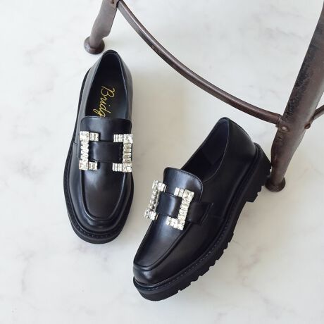 [^:551651]ɂ傫ȃrW[obN؂₩ȃ[t@[BH~̃R[fBl[g[hȈۂɃNAbvĂACełBb[fUCőlۂiɎdグ܂B\bNX킹IXXBAbp[ɝH{A}ȈVɂΉ\łByʂŃNbVɗDꂽEVAfނƑϖՁAObv͂ɗDꂽo[fނgݍ킹h[h\[̗pĂ܂B\[̃o[ɂ͒ቷ̊ōdXpCNIȌʂ𔭊ꃉo[iΐFjzAXł̃Obv͂߂Ă܂BH͉ivIȂ̂ł͂܂BDړA@̌Ԃ芮Shł͂ȂׁA܂߂ɖhXv[邱Ƃ߂܂ByBridget Birkin^uWbgo[LzCȂfUC̒Ɂh̉炵hւ̎v߂uuWbgo[LvBוɂ܂ł΂߂ꂽXC[gȃfBe[AG^[iȉASeޑʂȕ\o܂BATTENTIONEYߒɐ鑽̃LYVꍇ܂B܂fނ̓A኱̐FCꂪꍇ܂Apɂ͖育܂BEAɑjꍇ܂iɉe͂܂BEBě̓ɂFČꍇ܂ B܂Aql̂gPCj^[X}[gtHʂȂǂ̊ɂFۂ̏iƈČꍇ܂BETCYZ(\L)͂܂ŖڈƂȂ܂B̌`ɂKTCY̌l܂Bd:308g