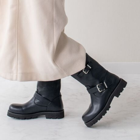 [^:553032]x[VbNȃfUC̃GWjAu[ćA{̌`ɋ߂Iu[NgE̗pAƂSnłBAbp[ɂ͝H{A}ȈVɂΉ\łByʂŃNbVɗDꂽEVAfނƑϖՁAObv͂ɗDꂽo[fނgݍ킹h[h\[̗pĂ܂B\[̃o[ɂ͒ቷ̊ōdXpCNIȌʂ𔭊ꃉo[iΐFjzAXł̃Obv͂߂Ă܂BH͉ivIȂ̂ł͂܂BDړA@̌Ԃ芮Shł͂ȂׁA܂߂ɖhXv[邱Ƃ߂܂ByBridget Birkin^uWbgo[LzCȂfUC̒Ɂh̉炵hւ̎v߂uuWbgo[LvBוɂ܂ł΂߂ꂽXC[gȃfBe[AG^[iȉASeޑʂȕ\o܂BATTENTIONEYߒɐ鑽̃LYVꍇ܂B܂fނ̓A኱̐FCꂪꍇ܂Apɂ͖育܂BEAɑjꍇ܂iɉe͂܂BEBě̓ɂFČꍇ܂ B܂Aql̂gPCj^[X}[gtHʂȂǂ̊ɂFۂ̏iƈČꍇ܂BETCYZ(\L)͂܂ŖڈƂȂ܂B̌`ɂKTCY̌l܂B:18.5cm:28cmd:368g