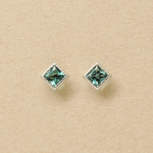 通販サイト一覧 セカンドピアス]Ptグリーンクォーツスクエアカットピアス アクセサリー