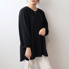 【大きいサイズ】【WEB/一部店舗限定】Vネックブラウス